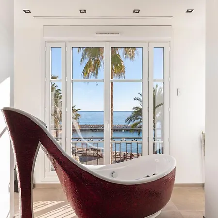 Apartment 8h - Penthouse 4 *